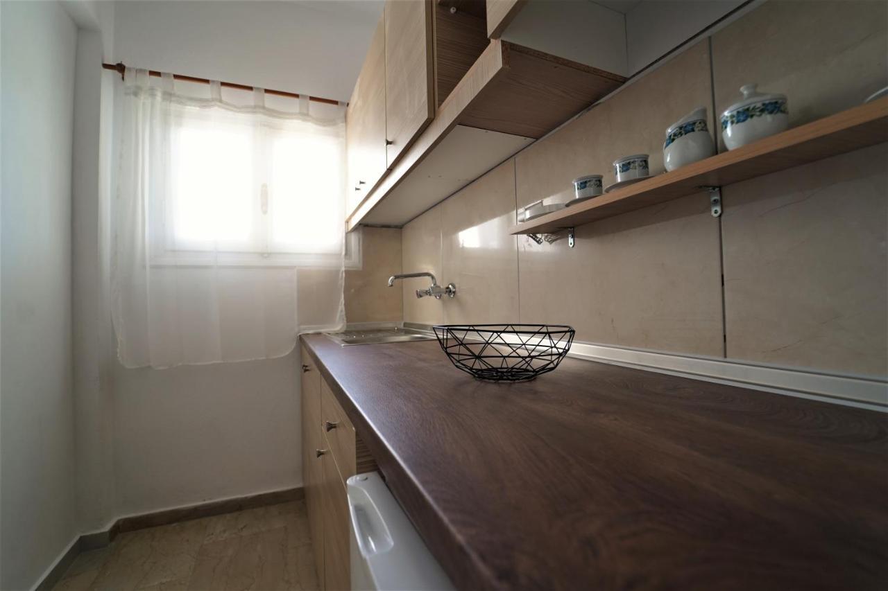 Meltemi Apartment Parga Bagian luar foto