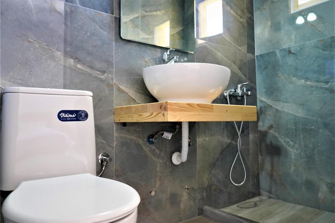Meltemi Apartment Parga Bagian luar foto